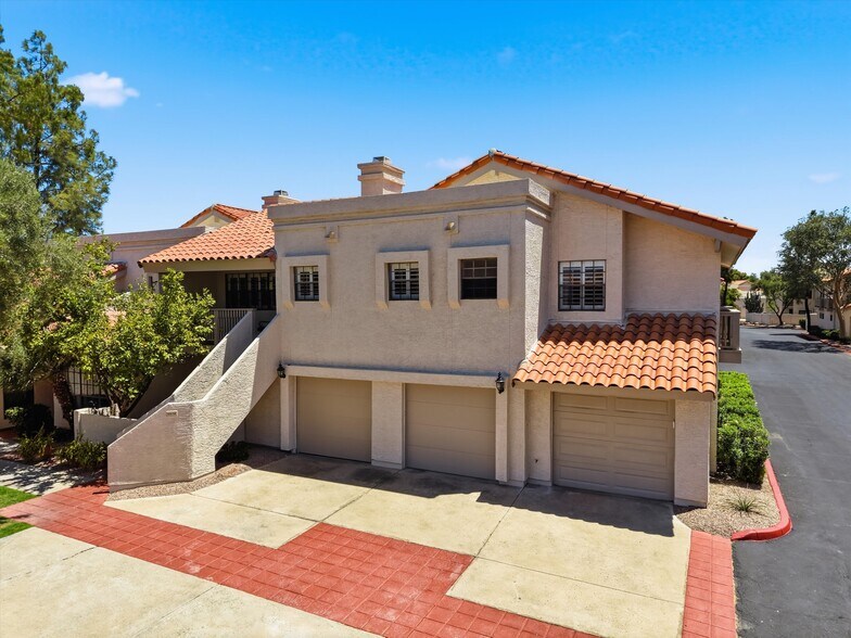 Building Photo - 7800 E Lincoln Dr