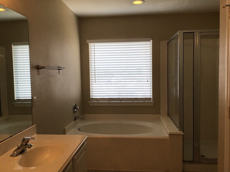 Building Photo - 16650 Beckland Ln