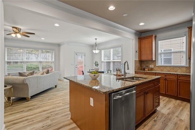 Building Photo - 3910 Dalwood Dr