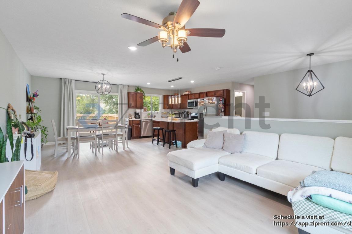 Building Photo - 5323 P St