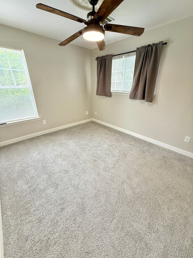 Building Photo - Convenience Meets Privacy – Updated 2BR Condo Minutes from Marina & Shopping! $1600/mo
