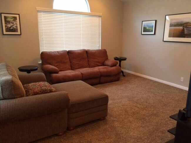 Building Photo - Canterwood Condo Unit 16