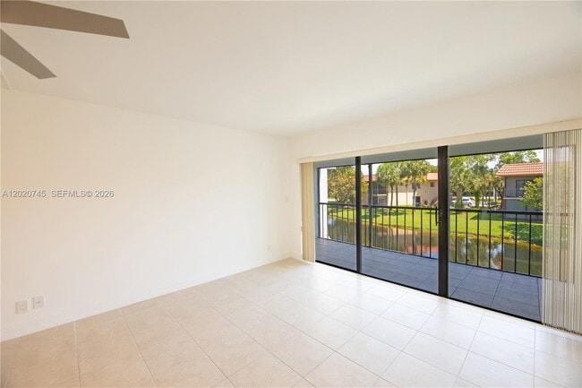 Building Photo - 200 Lakeview Dr
