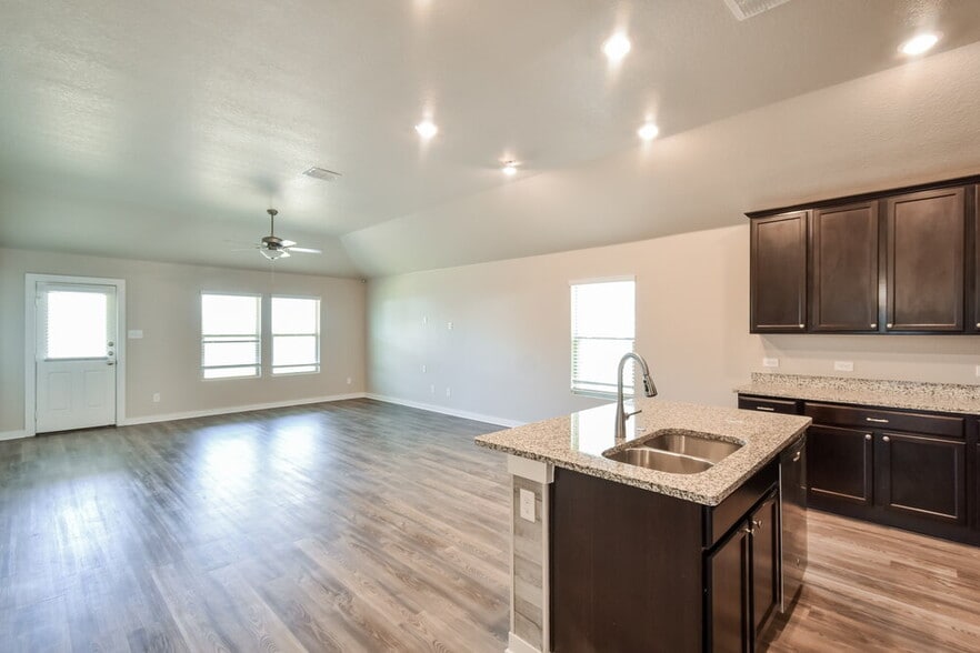 Building Photo - 7807 Tejas Plano Dr