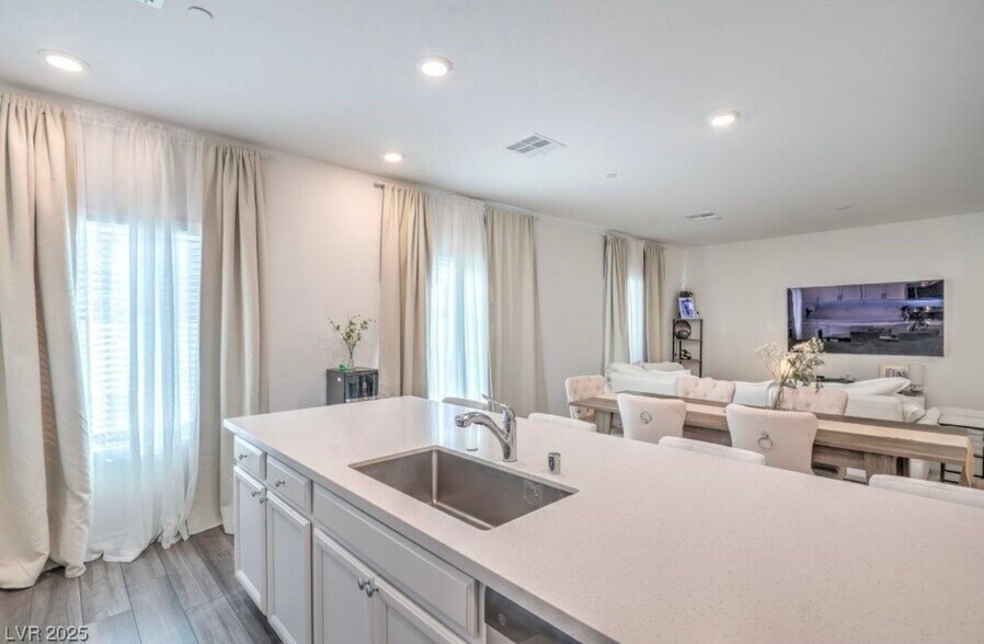 Building Photo - 7318 N Decatur Blvd