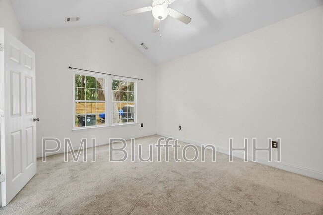 Building Photo - 355 Dante Cir