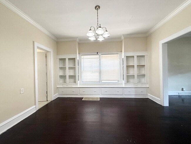 Building Photo - 3545 W 129th St