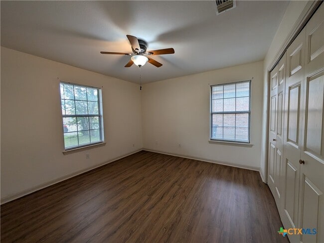 Building Photo - 1134 Misty Acres Dr