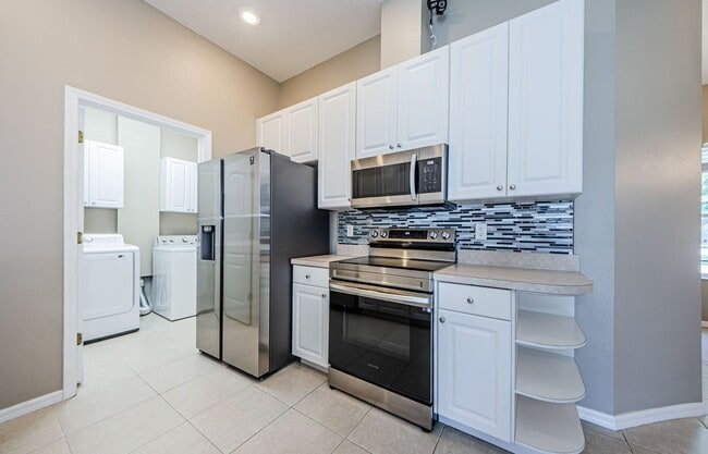 Building Photo - Beautiful town house in Trinity