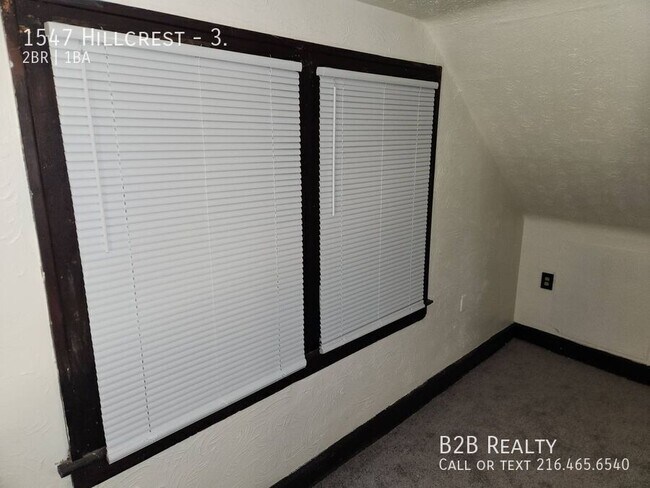 Building Photo - 1547 Hillcrest-3.