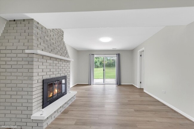 Building Photo - 14813 Holly Ct