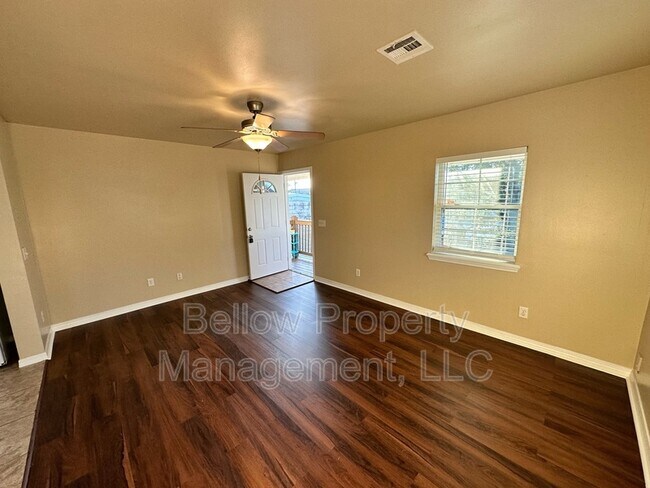 Building Photo - 4811 Thrush St