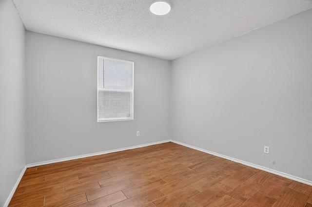 Building Photo - 1435 Queen Annes Dr