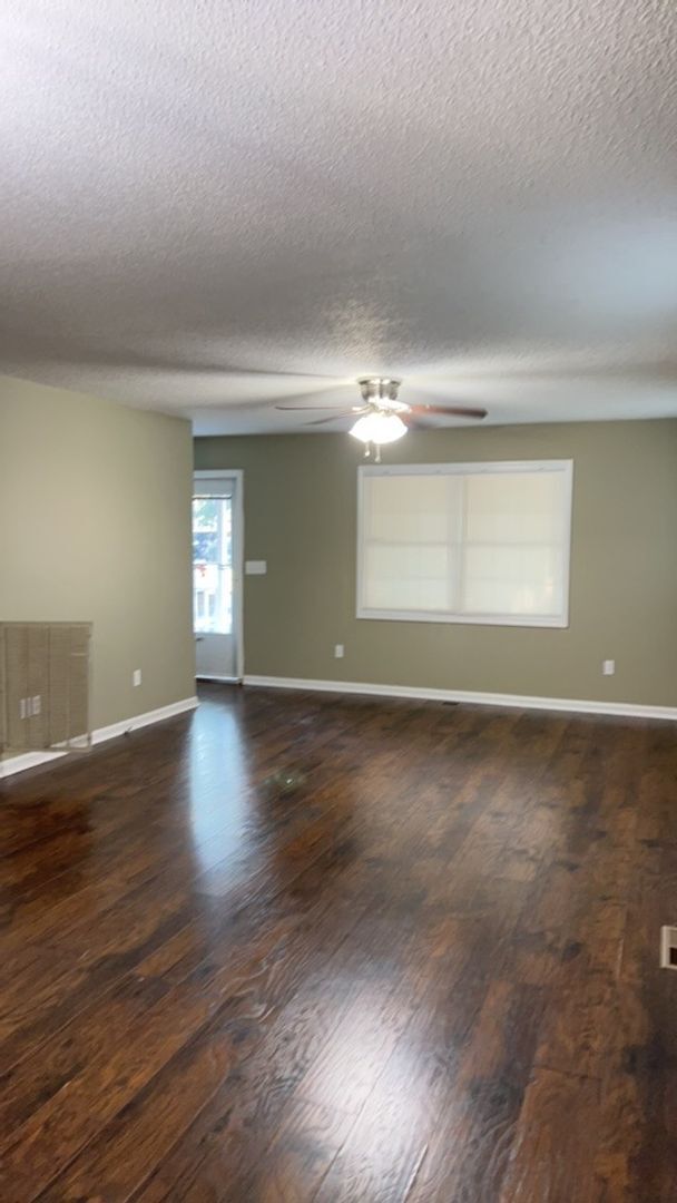 Building Photo - 4 Bedroom, 3 Bath home in the country.