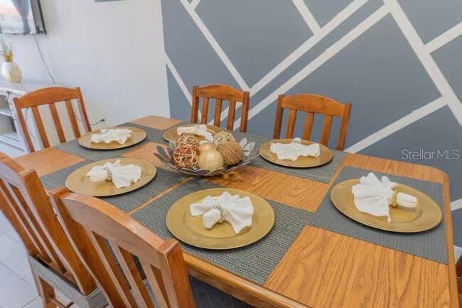 Building Photo - 1139 S Beach Cir