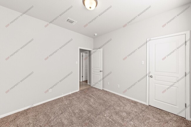 Building Photo - 612 Cross Dr.