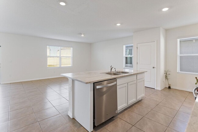 Building Photo - 5557 Birch River Trl