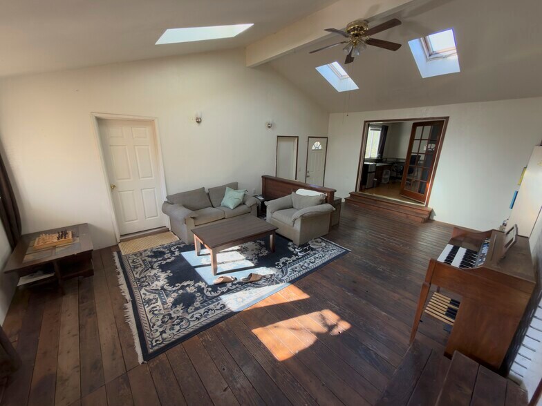 Building Photo - 194 Lu Anne Dr