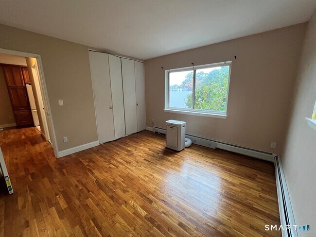 Building Photo - 900 Hope St