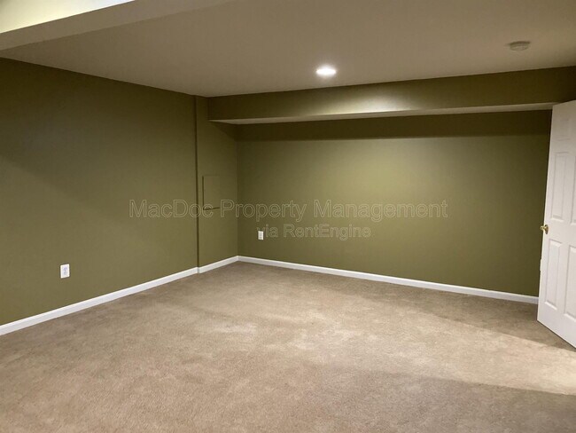 Building Photo - 121 Riggs Rd