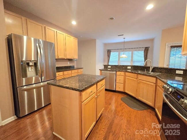 Building Photo - 8221 Brookings Dr