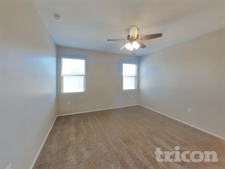 Building Photo - 30962 W Cheery Lynn Rd