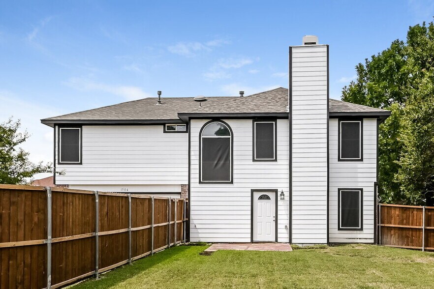 Building Photo - 1506 Rancho Dr