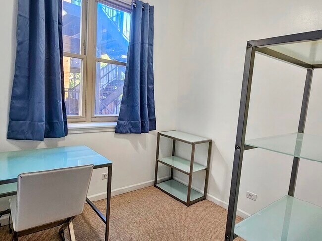 Building Photo - 1234 W Argyle St