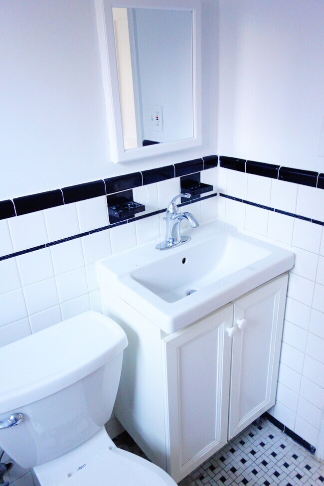 Building Photo - 8007 Garland Ave