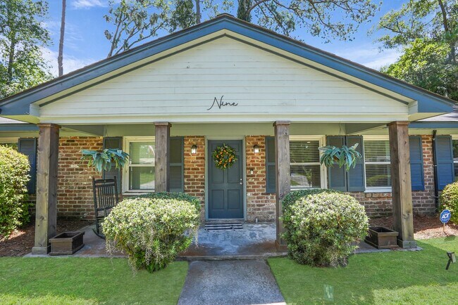 Building Photo - 9 Hillyer Dr