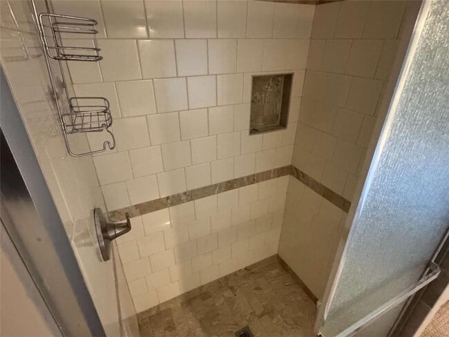 Building Photo - 875 Eagle Creek Dr NW