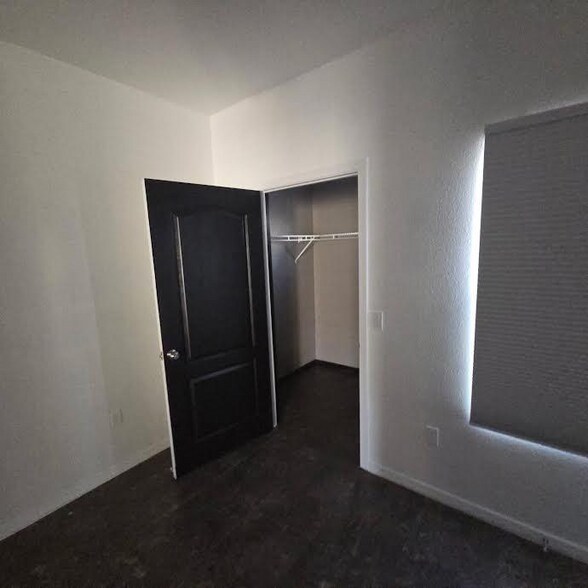 Building Photo - 7400 W Flamingo Rd