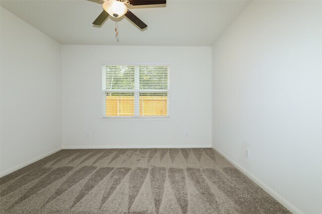 Building Photo - 26865 Steinbeck Dr