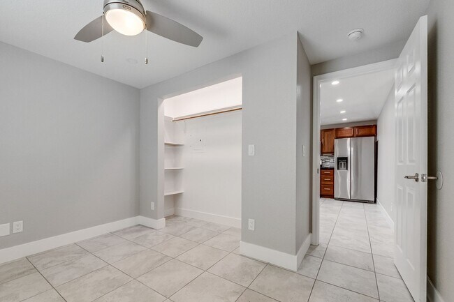 Building Photo - 2318 N Bassler St