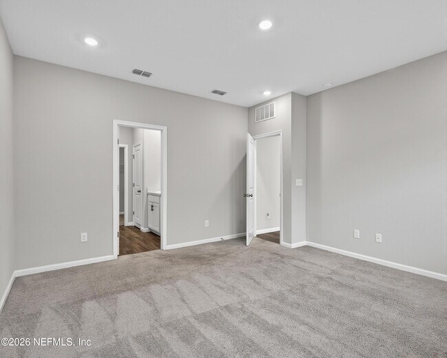 Building Photo - 14757 Cashew Ave