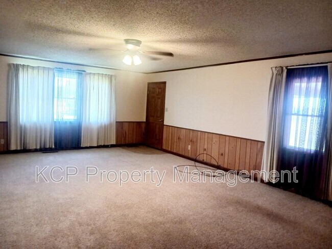 Building Photo - 600 Paw Paw Rd