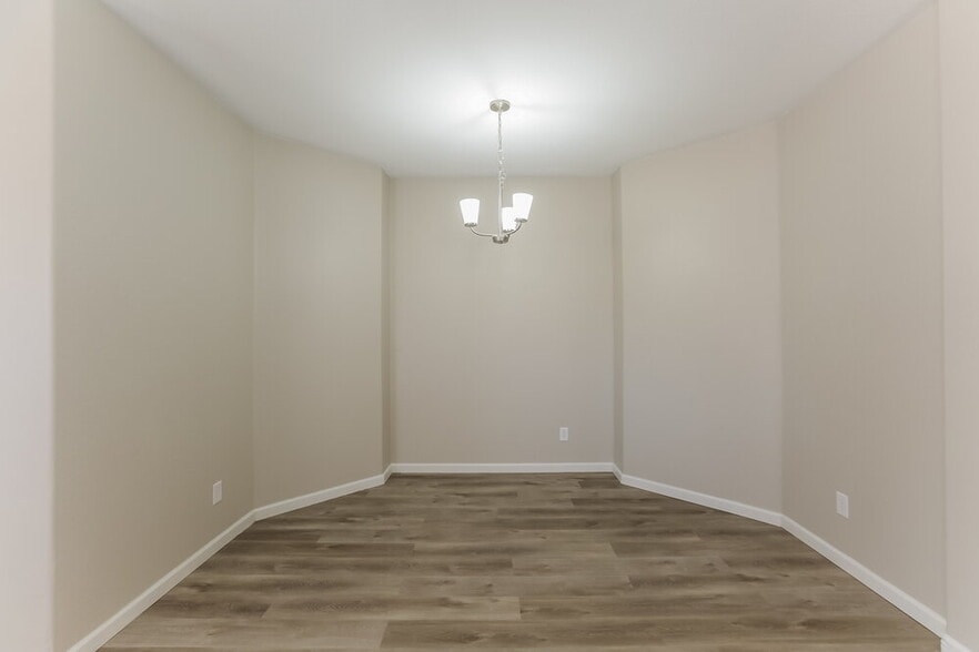 Building Photo - 8827 W Hess St