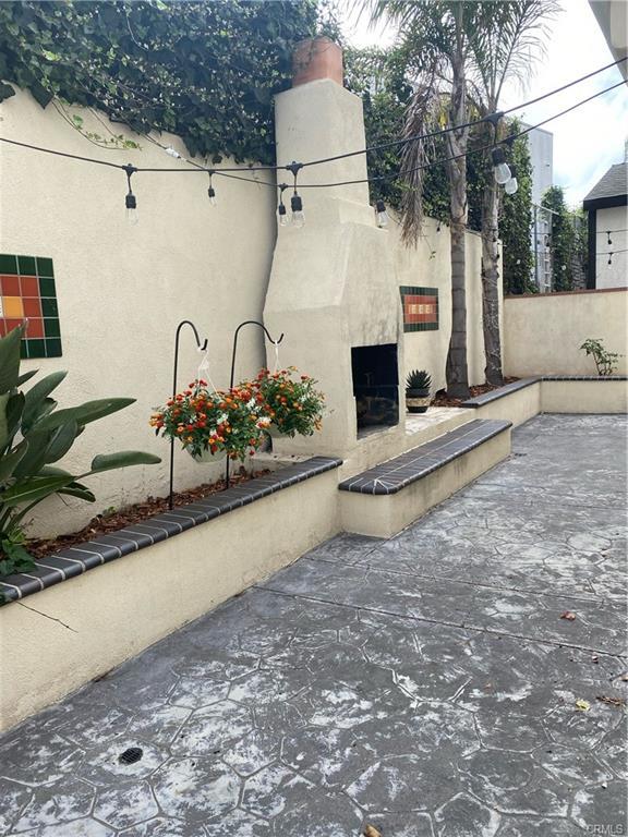 Building Photo - 210 Avenue B