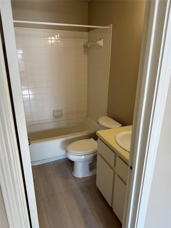 Building Photo - 1805 Golden Pheasant Dr