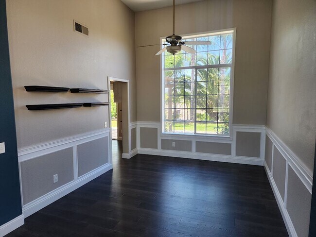 Building Photo - Gorgeous 4 Bedroom/3 Bath Home in South Temecula!