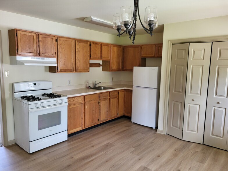 Building Photo - 411 E Montgomery Ave