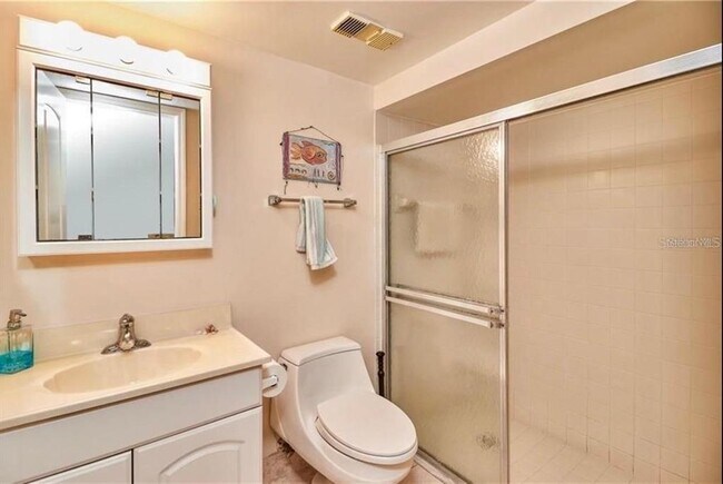 Building Photo - 6260 Sun Blvd