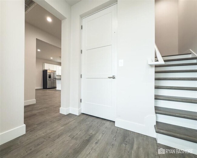Building Photo - 627 Petit Wy