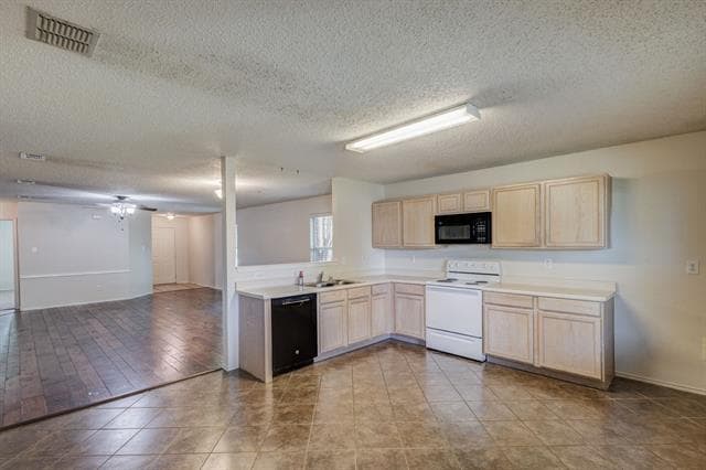 Building Photo - 7808 Shoal Bend