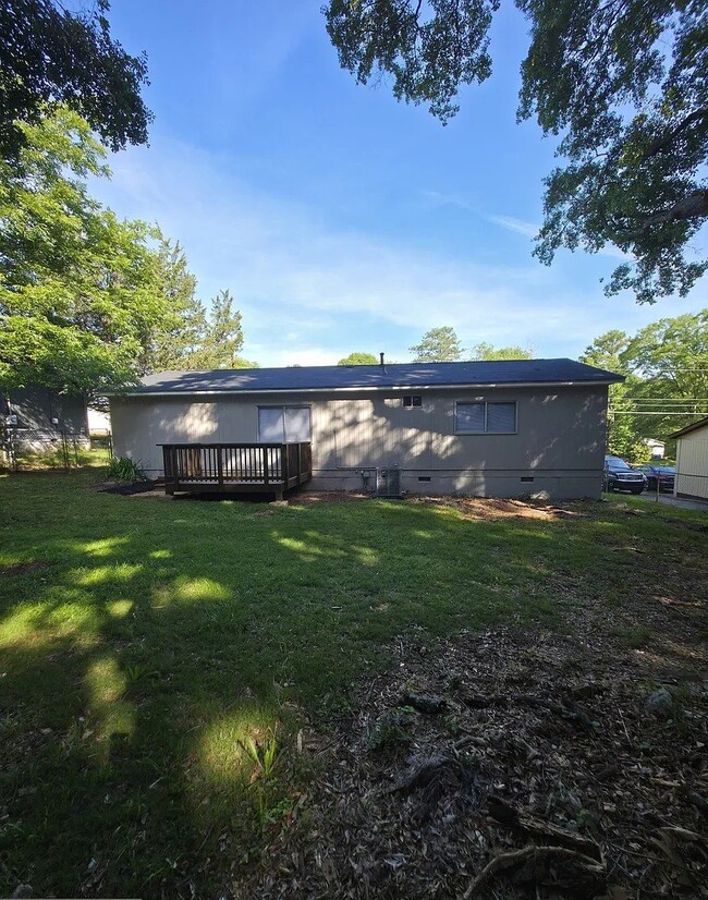 Building Photo - 170 Kennedy Cir