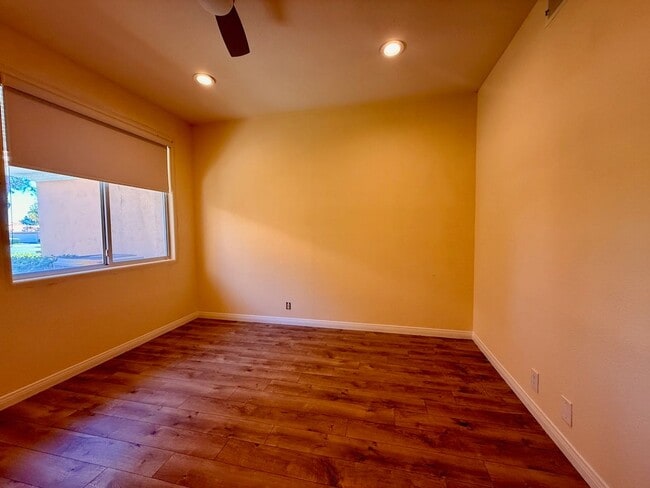 Building Photo - Gorgeous Spanish Trails 3BR House for lease!