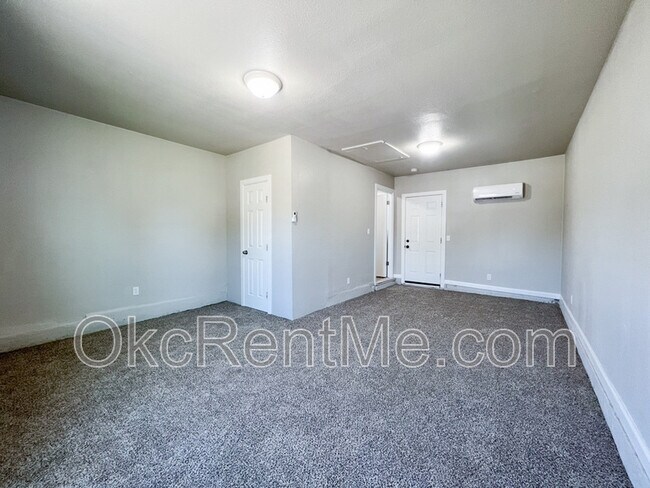 Building Photo - 1428 SW 62nd St