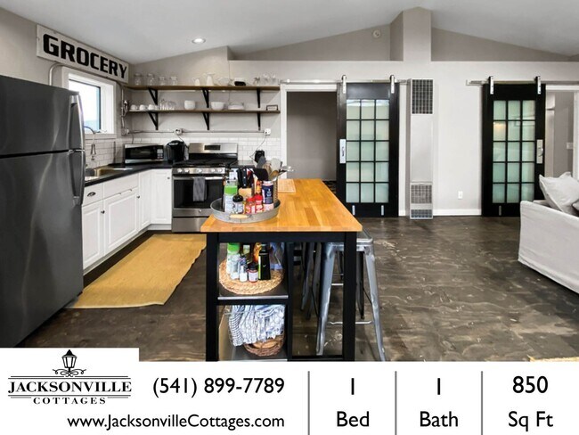 Building Photo - Portland Loft: Fully Furnished Loft Living with views of the golf course $300 Utility Fee