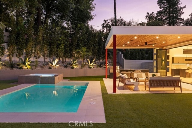 Building Photo - 22020 Alizondo Dr