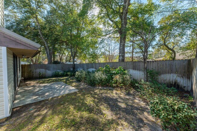 Building Photo - 101 Cedar Ridge Way